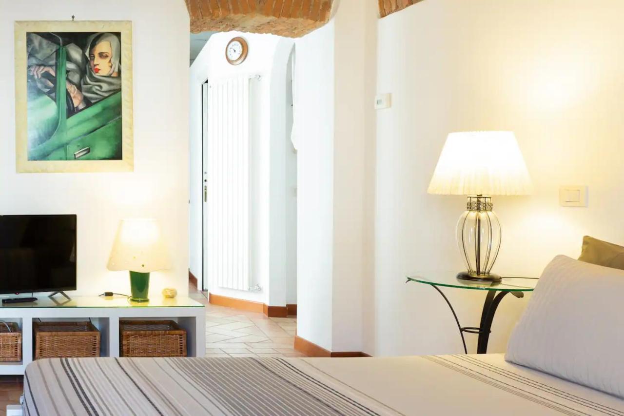 Canal View Historical Apartment Milan Bagian luar foto