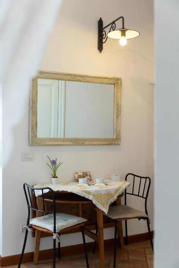Canal View Historical Apartment Milan Bagian luar foto