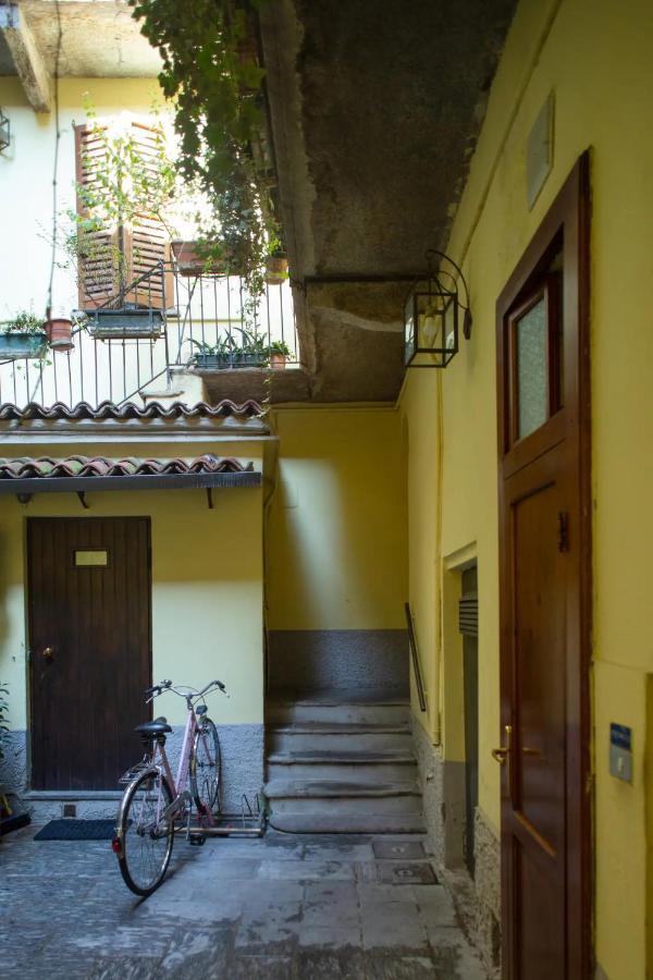 Canal View Historical Apartment Milan Bagian luar foto